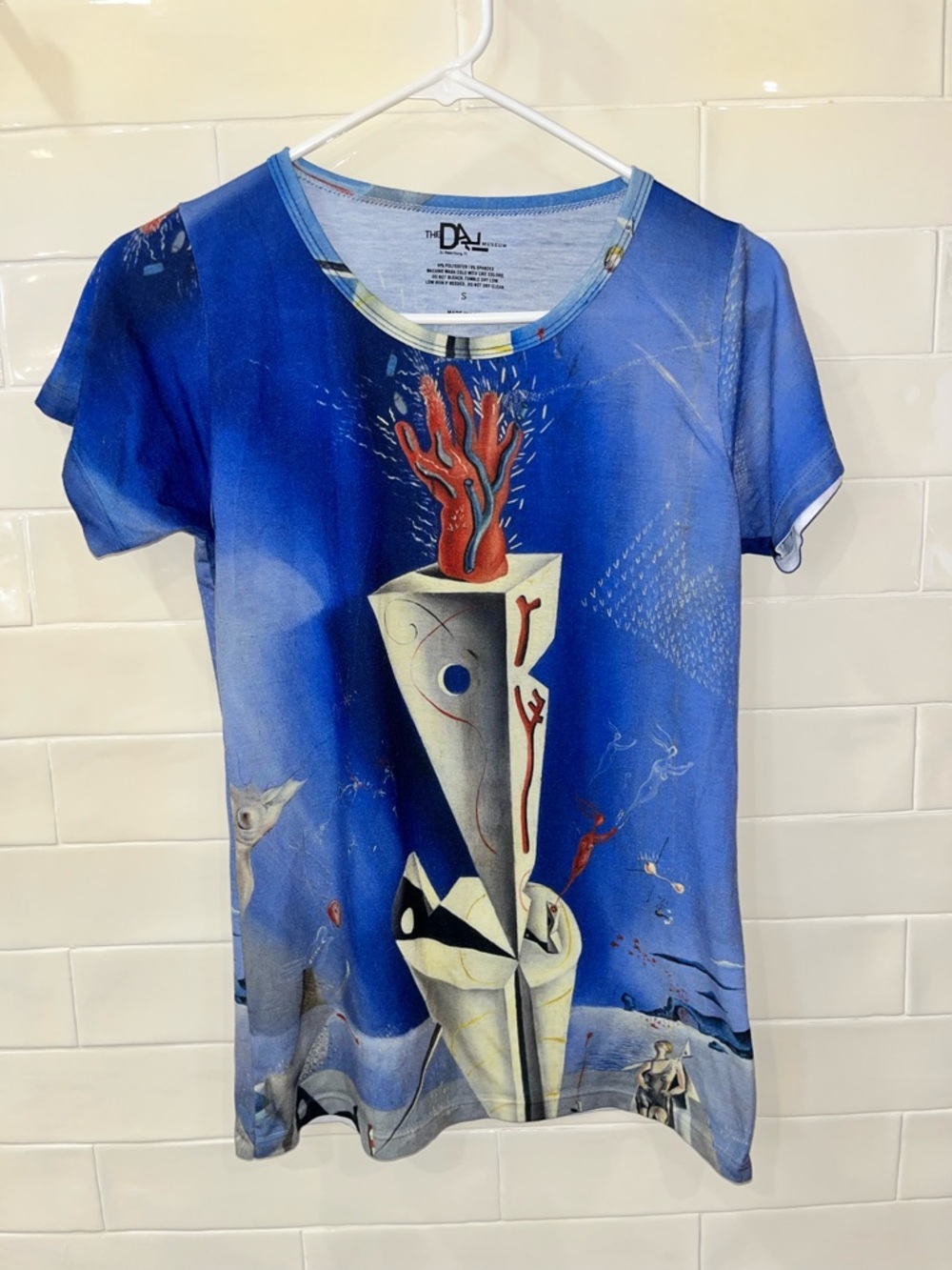 Salvador Dali APPARATUS AND HAND AOP T-Shirt Sz S Surrealism Art Abstract